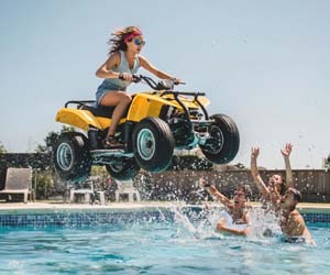 Sundiro ATV swimming pool jump